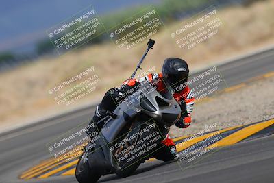 media/Sep-11-2022-SoCal Trackdays (Sun) [[81b7e951af]]/Turn 16 (945am)/